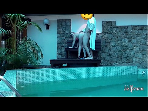 ❤️ Baas nooi bediende swembad toe, maar kon nie 'n warm weerstaan ​​nie Seksvideo op af.slowheat.top ❌️❤